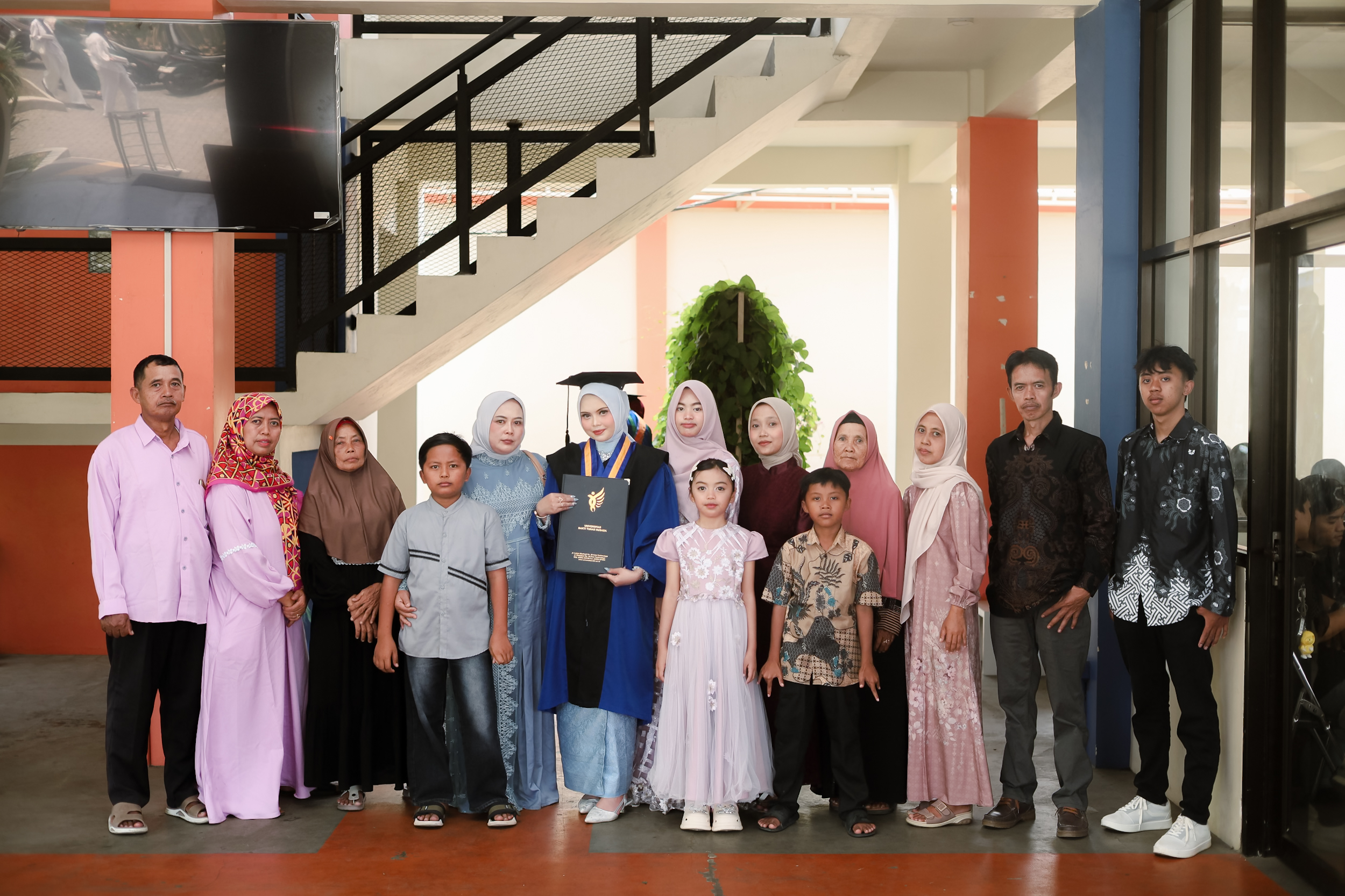 Wisuda 06